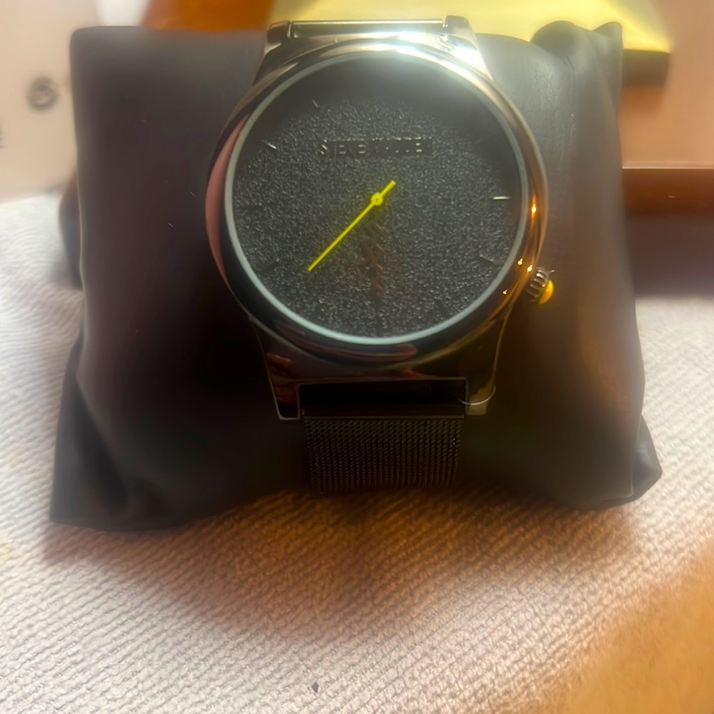 Never worn Men/Women Steve Madden watch